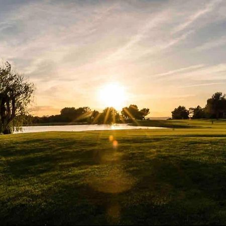 Moment De Detente Sur Le Golf De Pont-Royal 马勒莫尔 外观 照片